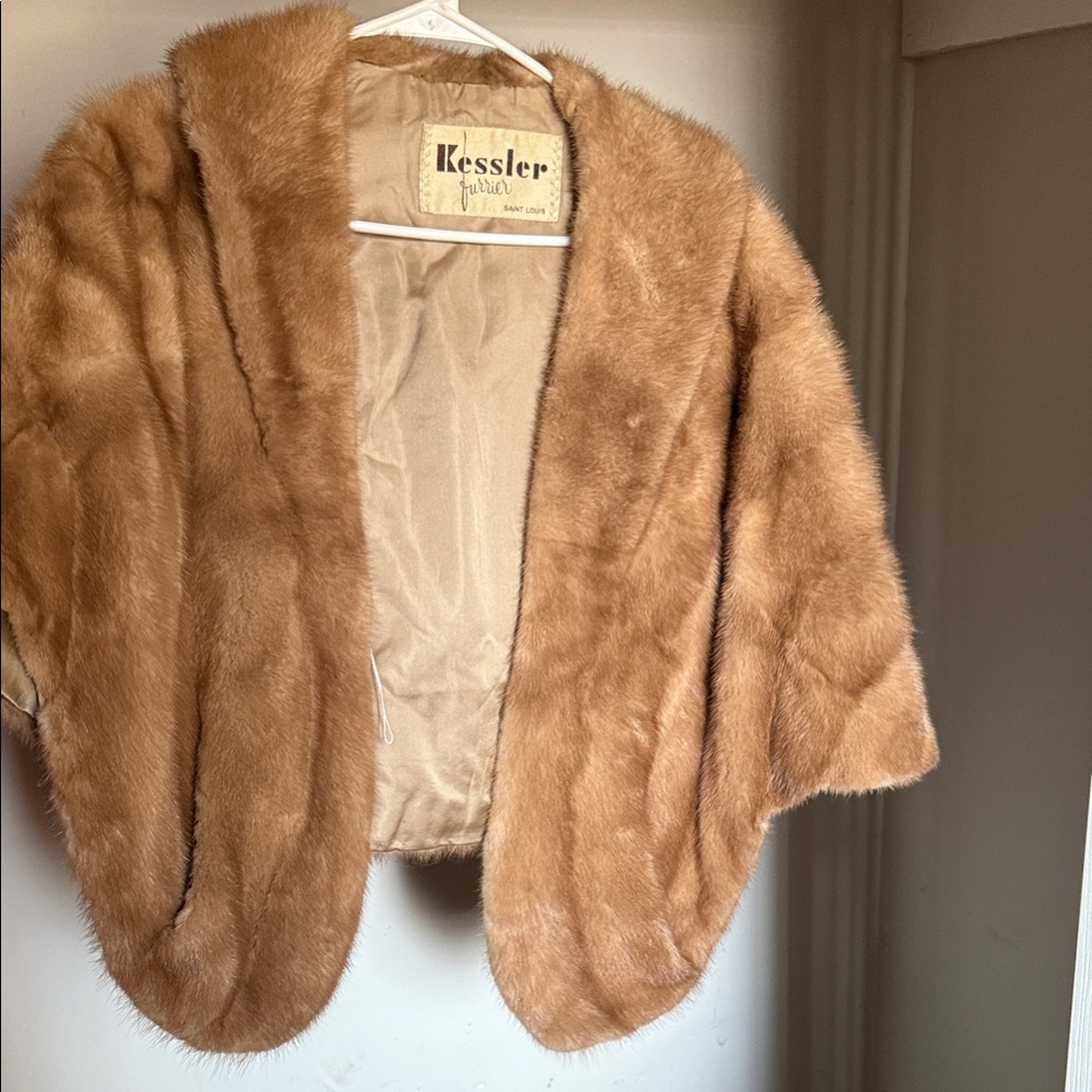 Women's Elegant Tan Fur Cape